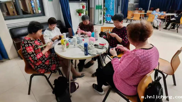 黄桷坪爱心毛衣